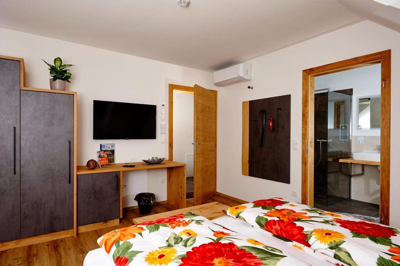 Weingut Pugl Apartment ไลบ์นิทซ์ ภายนอก รูปภาพ