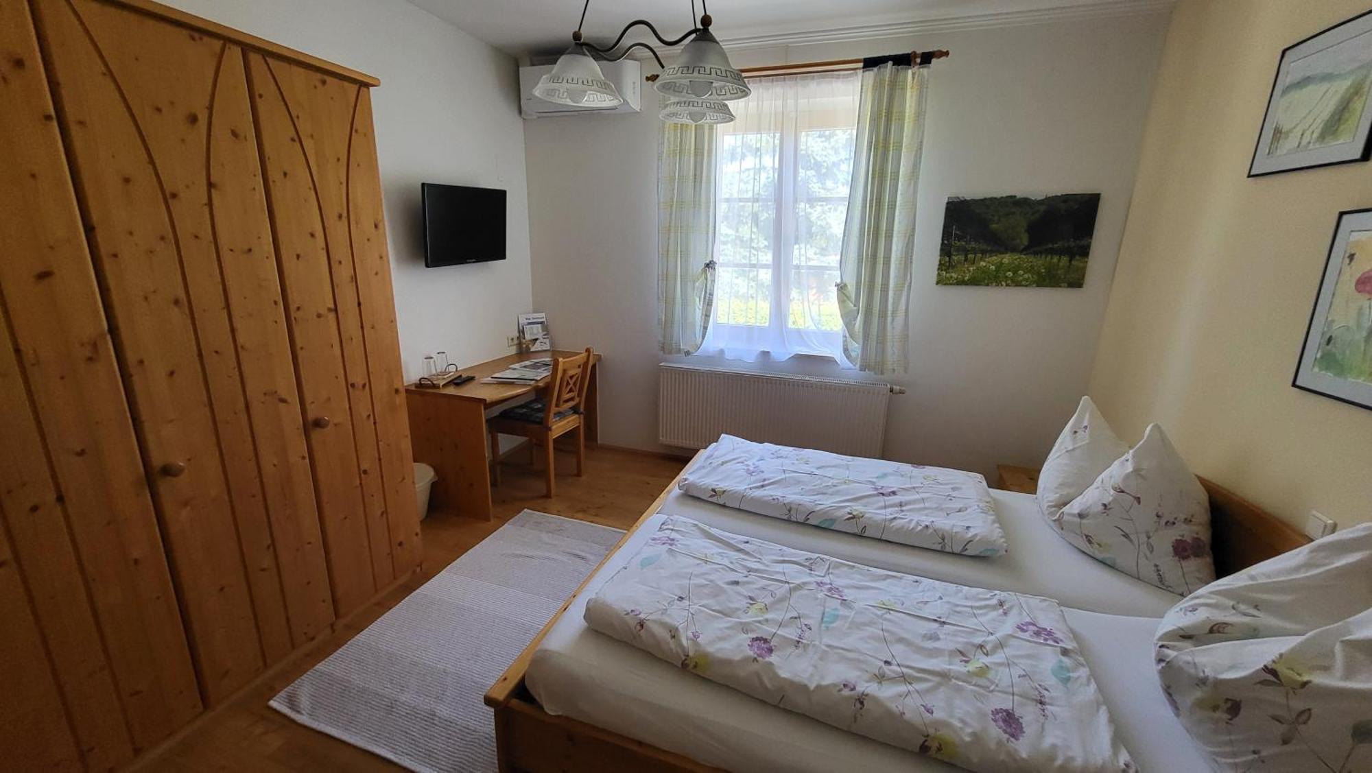 Weingut Pugl Apartment ไลบ์นิทซ์ ภายนอก รูปภาพ